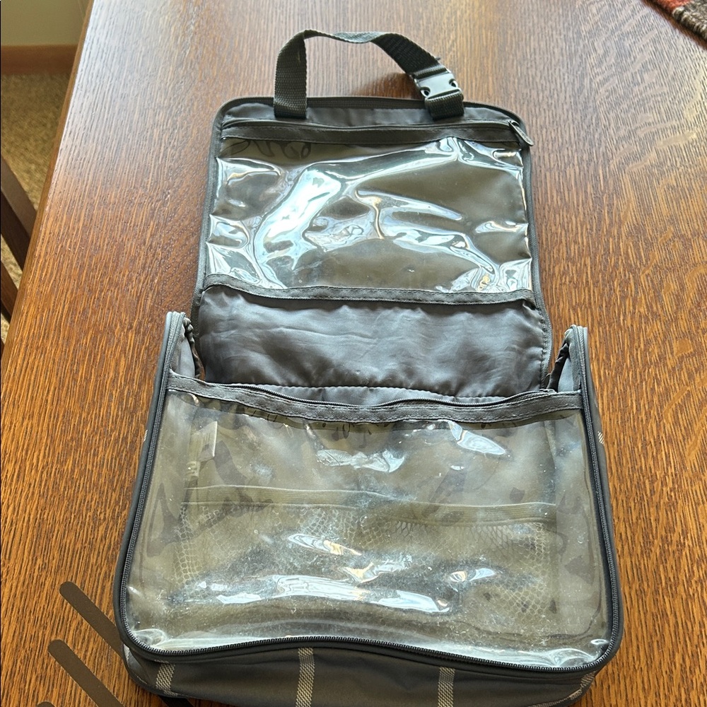 “31” Toiletry Bag - Picture 2 of 4